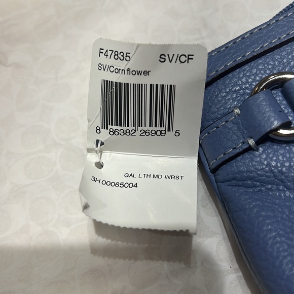 Coach NWT leather wristlet cornflower - Picture 7 of 9